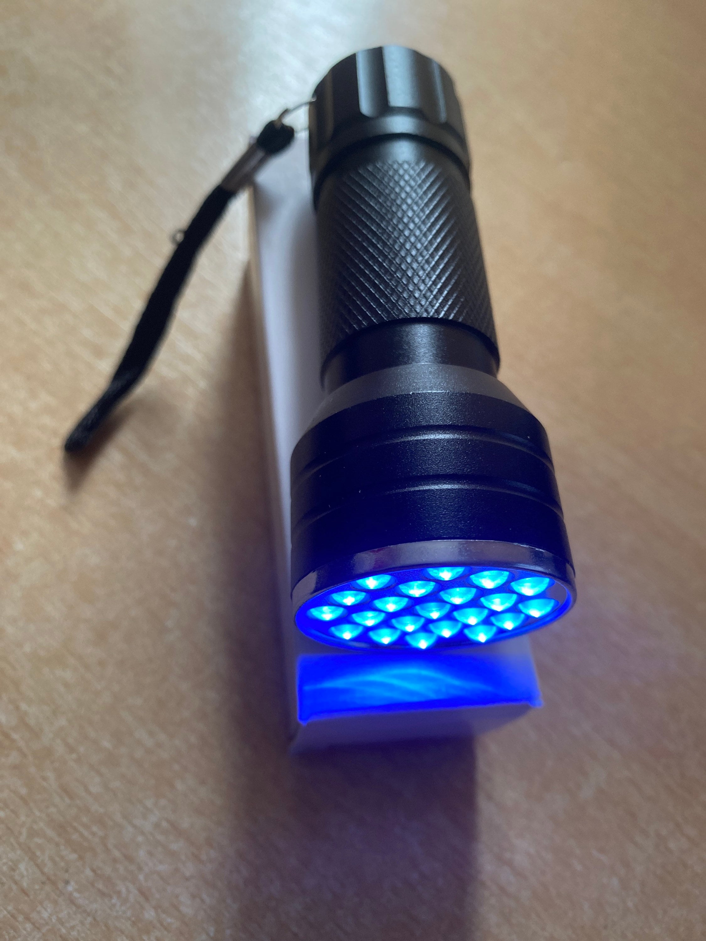 Golf Ball Finding/ Finder 21 Led Uv Torch - FREE BATTERIES